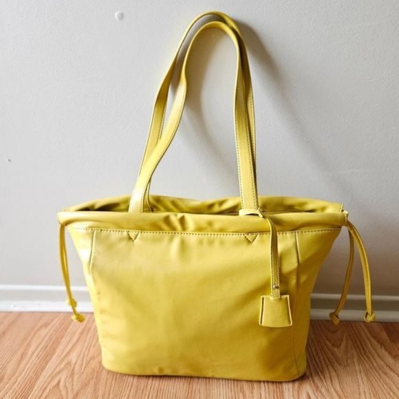 Carpisa Vegan Leather Tote Bag. - Picture 3 of 14